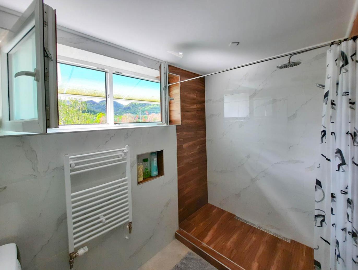 Deerwood Villa-Modern Cozy Apartment With Castle View Bled Exteriör bild