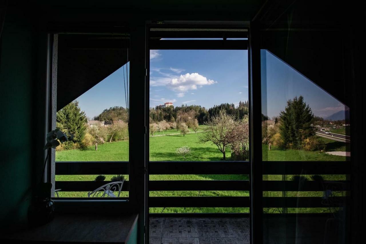 Deerwood Villa-Modern Cozy Apartment With Castle View Bled Exteriör bild
