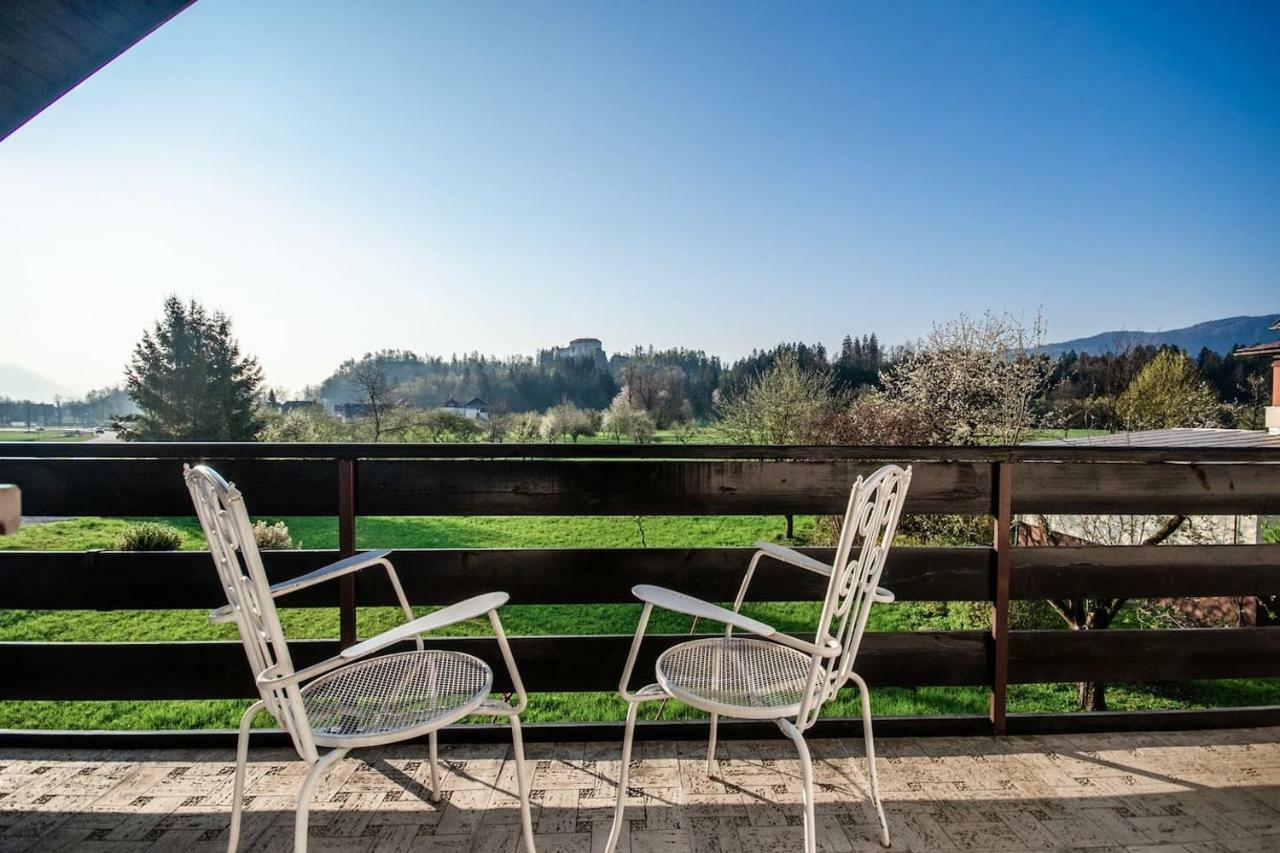 Deerwood Villa-Modern Cozy Apartment With Castle View Bled Exteriör bild